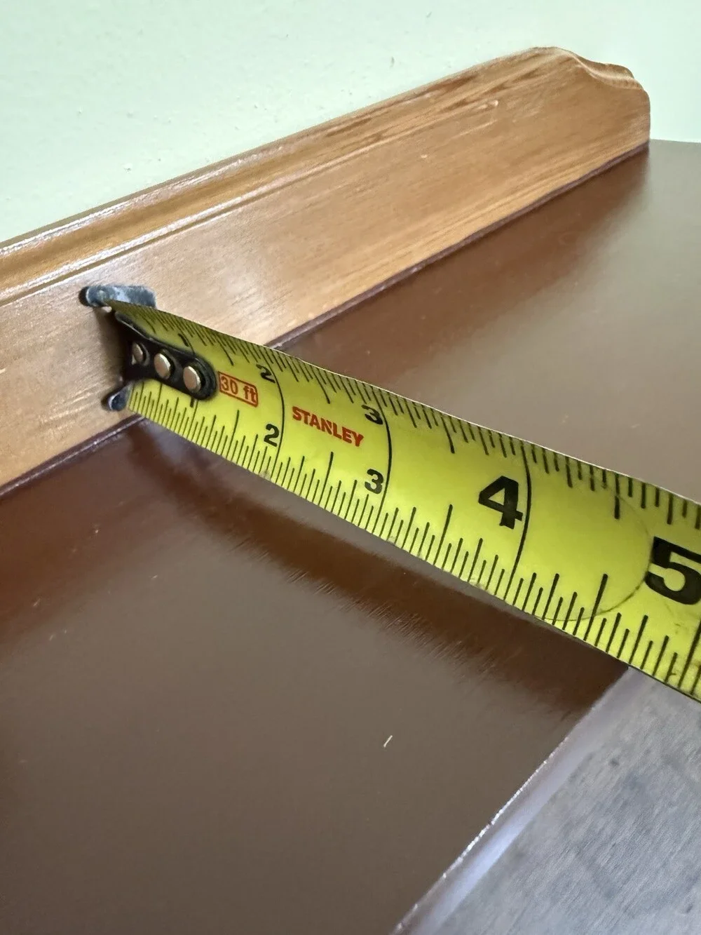 Vintage Wood Wall Shelf Plate Ledge 2 Peg Hooks Two-Tone Country Farmhouse 19